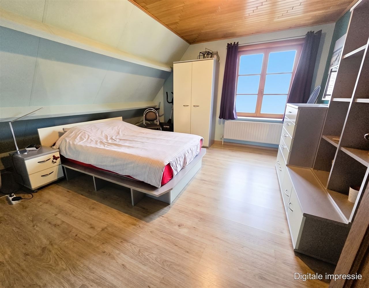 Stijlvolle woning met 4 slks op een perceel van 897m²