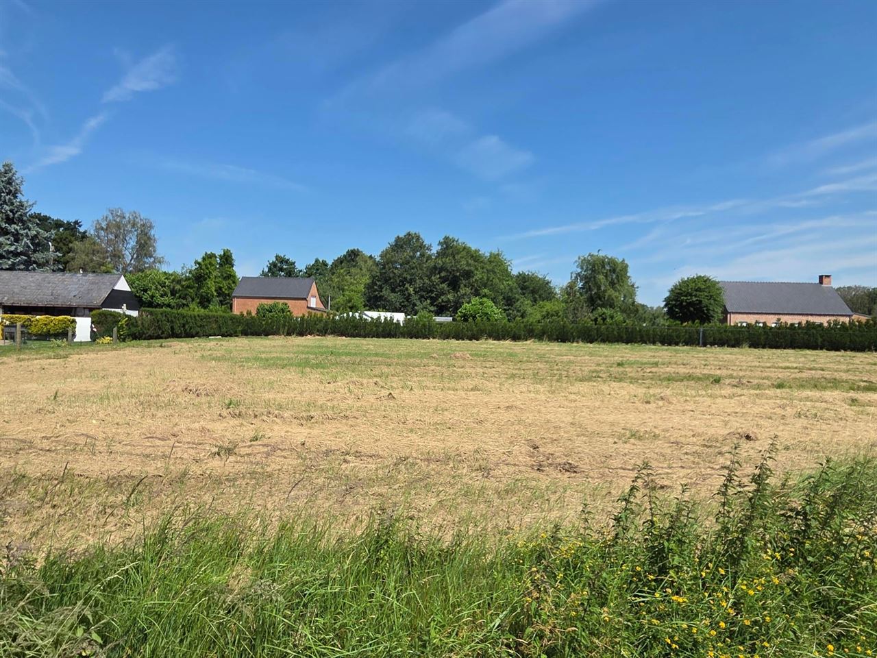 Mooie bouwgrond voor open bebouwing op 1072m² gelegen te Schriek