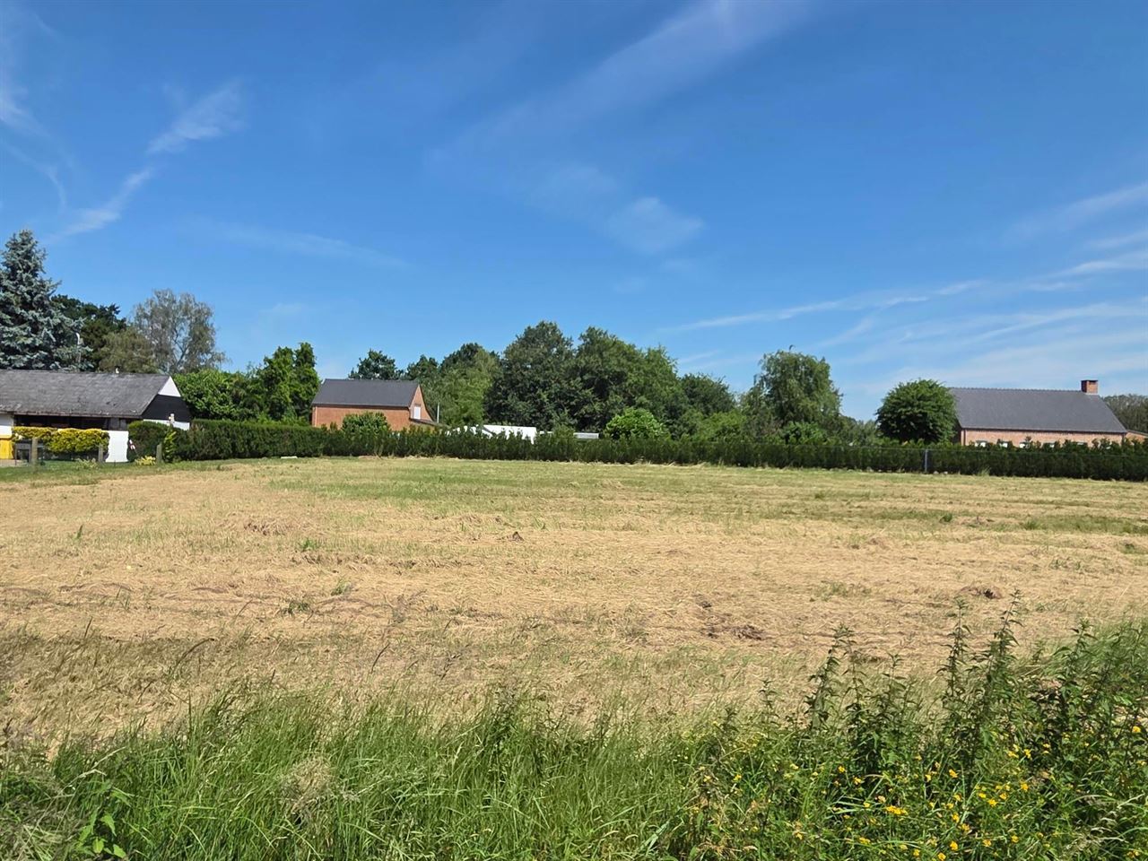 Mooie bouwgrond voor open bebouwing op 1072m² gelegen te Schriek