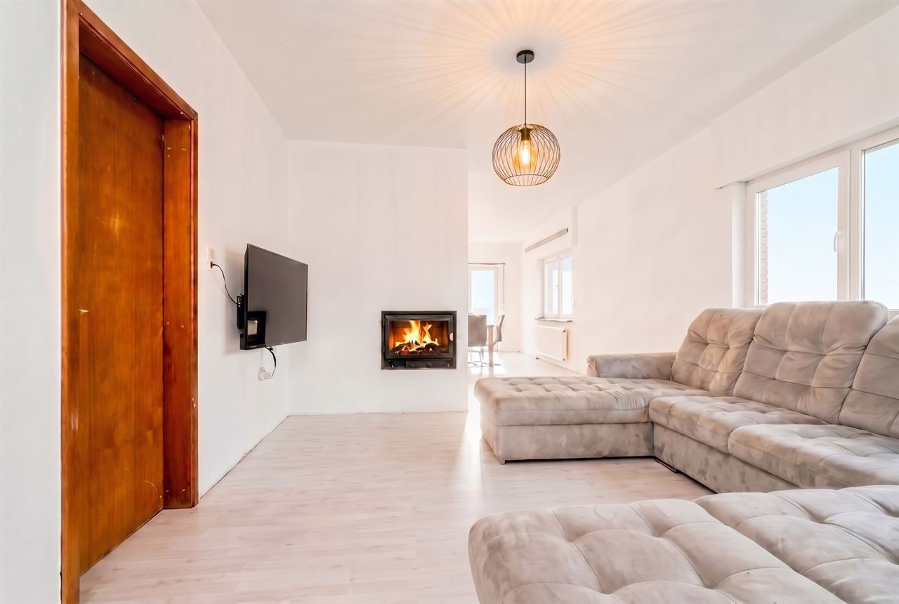 Zeer ruime woning met 6 slkm, ideaal voor een groot gezin of co-housing.