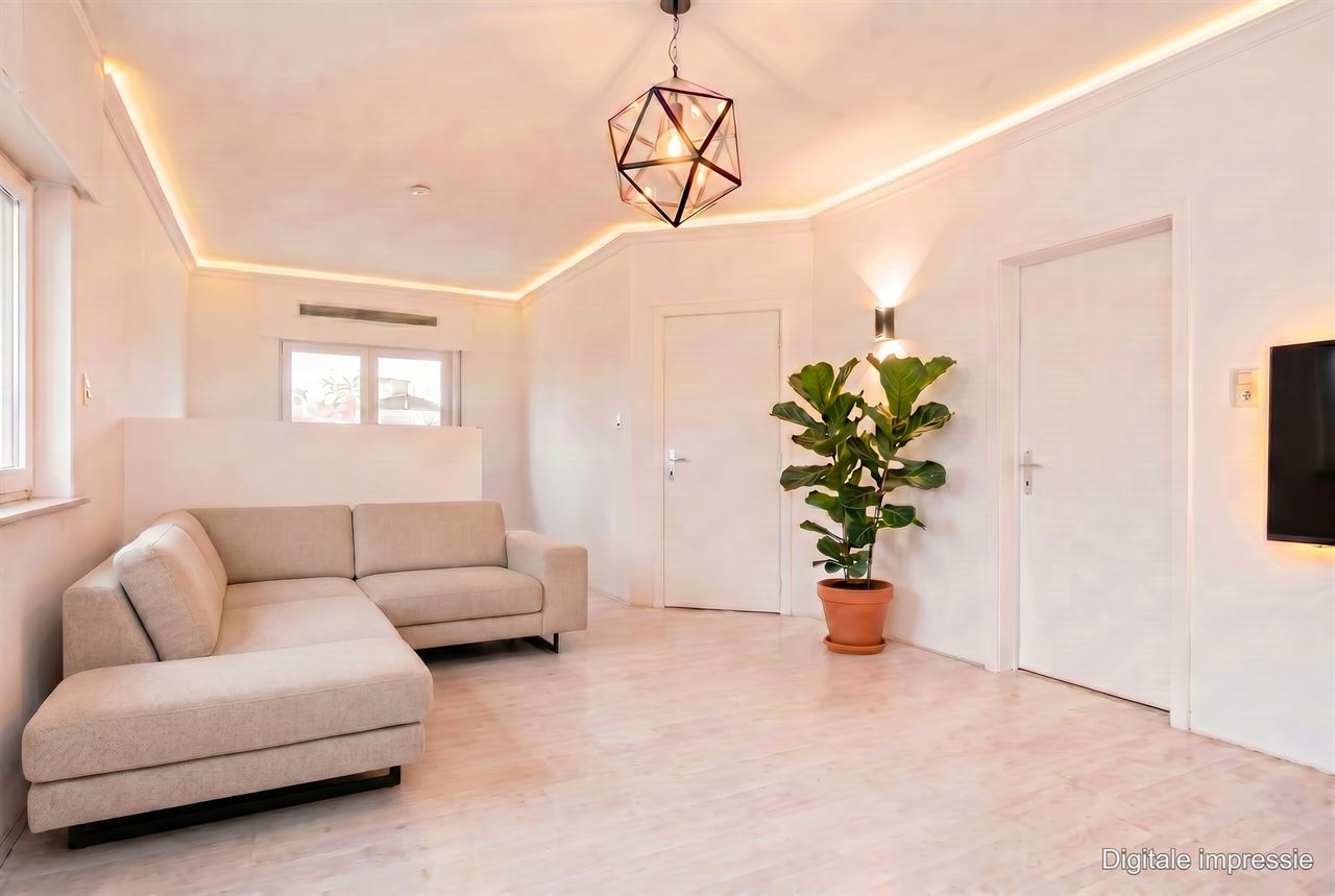 Zeer ruime woning met 6 slkm, ideaal voor een groot gezin of co-housing.