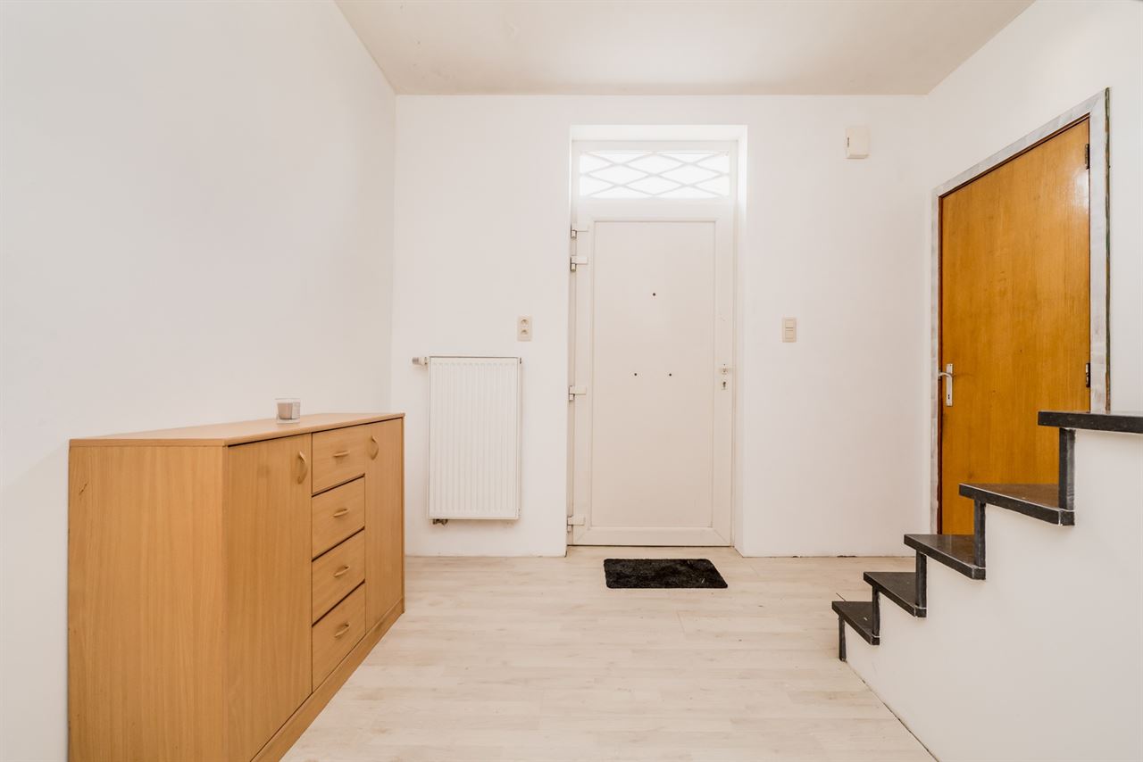 Zeer ruime woning met 6 slkm, ideaal voor een groot gezin of co-housing.