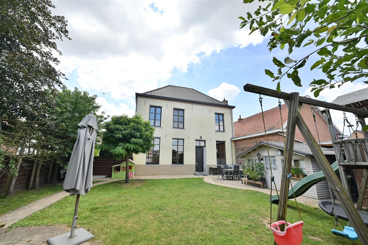 Charmante herenwoning met 4 slks en een ruime zolder