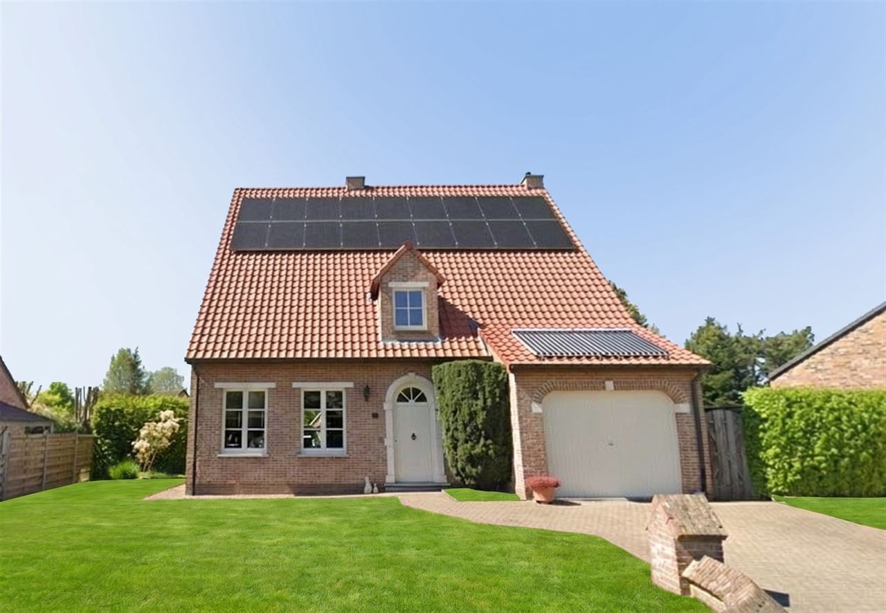 Stijlvolle woning met 4 slks op een perceel van 897m²