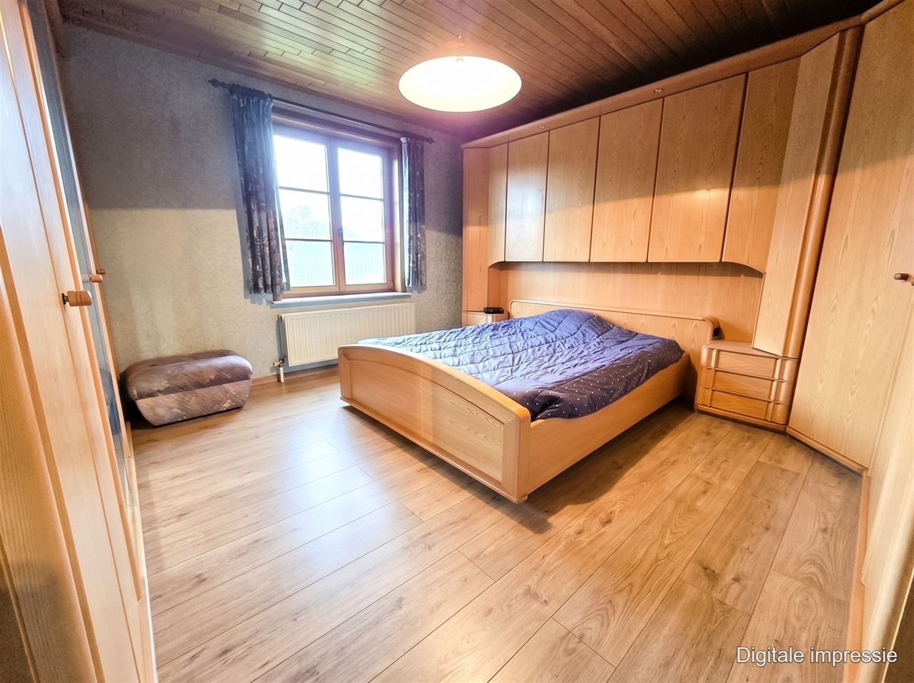 Stijlvolle woning met 4 slks op een perceel van 897m²
