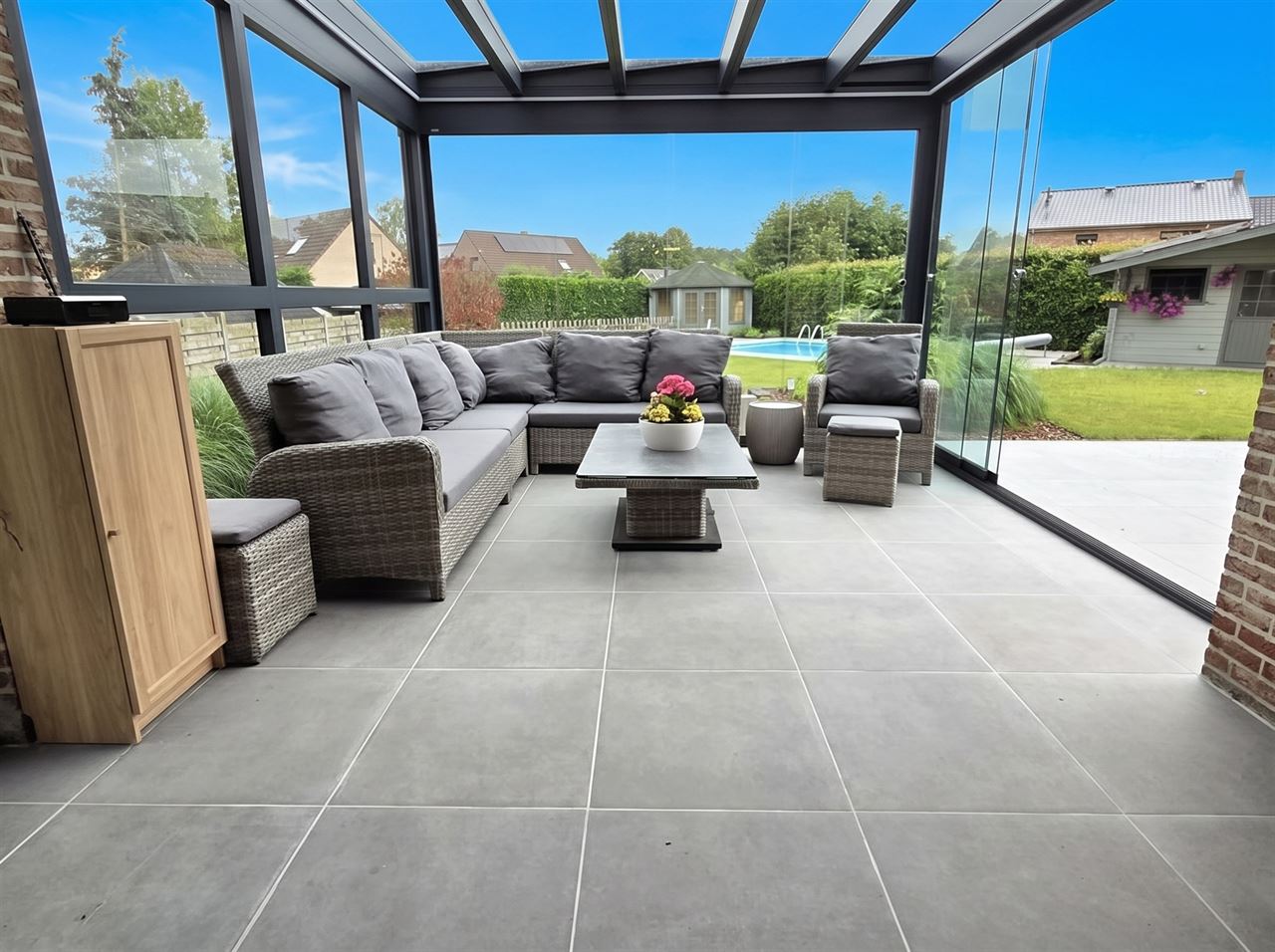 Stijlvolle woning met 4 slks op een perceel van 897m²