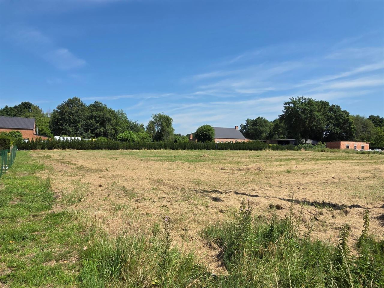 Mooie bouwgrond voor open bebouwing op 1072m² gelegen te Schriek