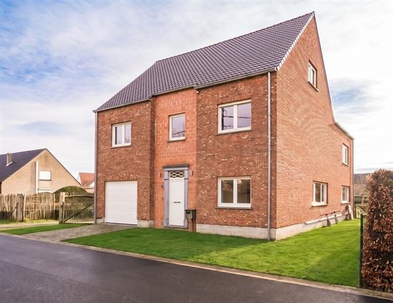Zeer ruime woning met 6 slks, ideaal voor een groot gezin of co-housing