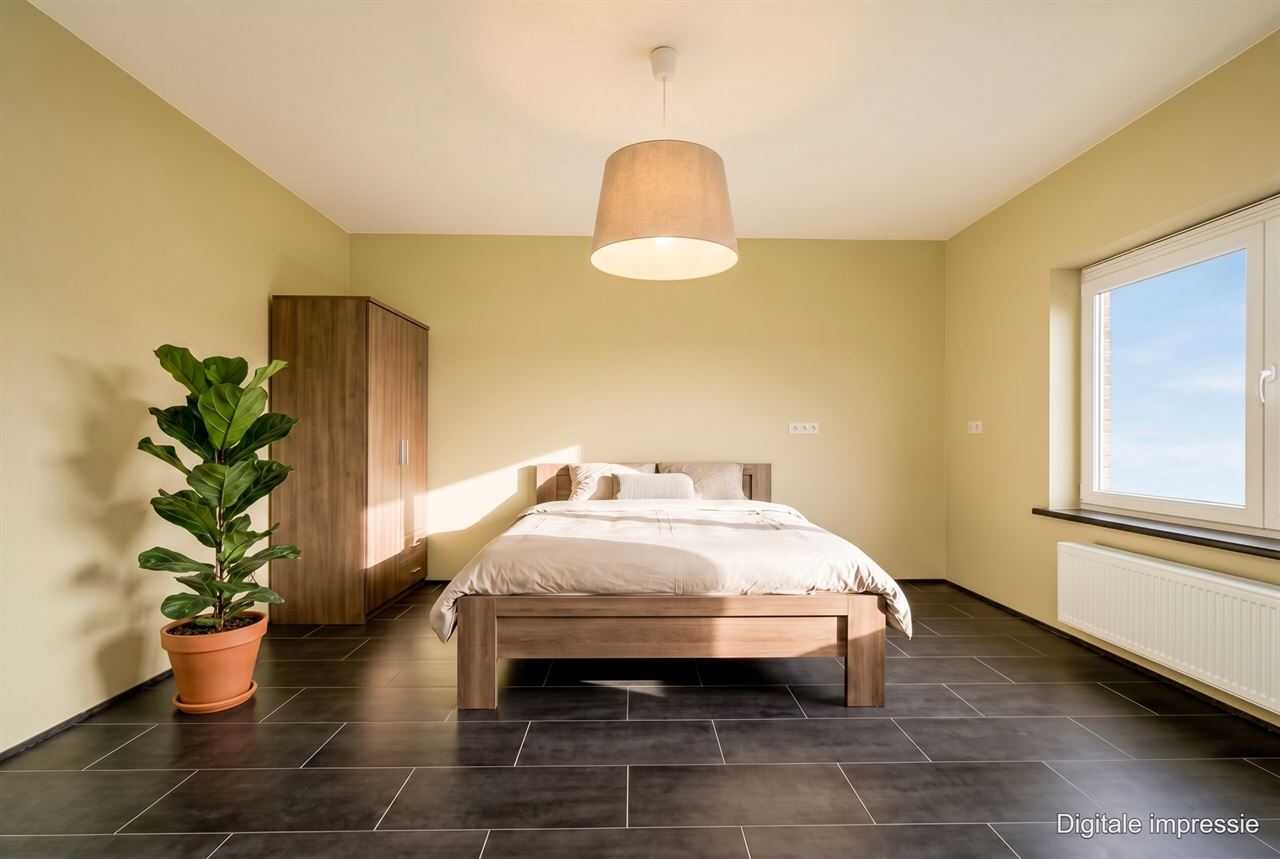 Zeer ruime woning met 6 slkm, ideaal voor een groot gezin of co-housing.