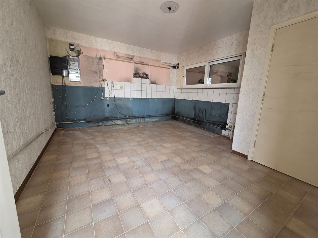 Vrijstaande woning met 4 slks op een perceel van 3135m² met mooi groen verzicht. Toplocatie!