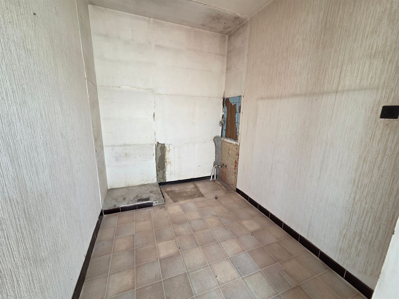 Vrijstaande woning met 4 slks op een perceel van 3135m² met mooi groen verzicht. Toplocatie!