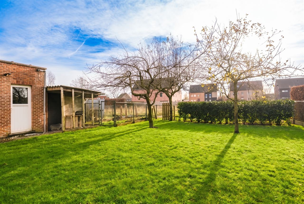 Zeer ruime woning met 6 slkm, ideaal voor een groot gezin of co-housing.