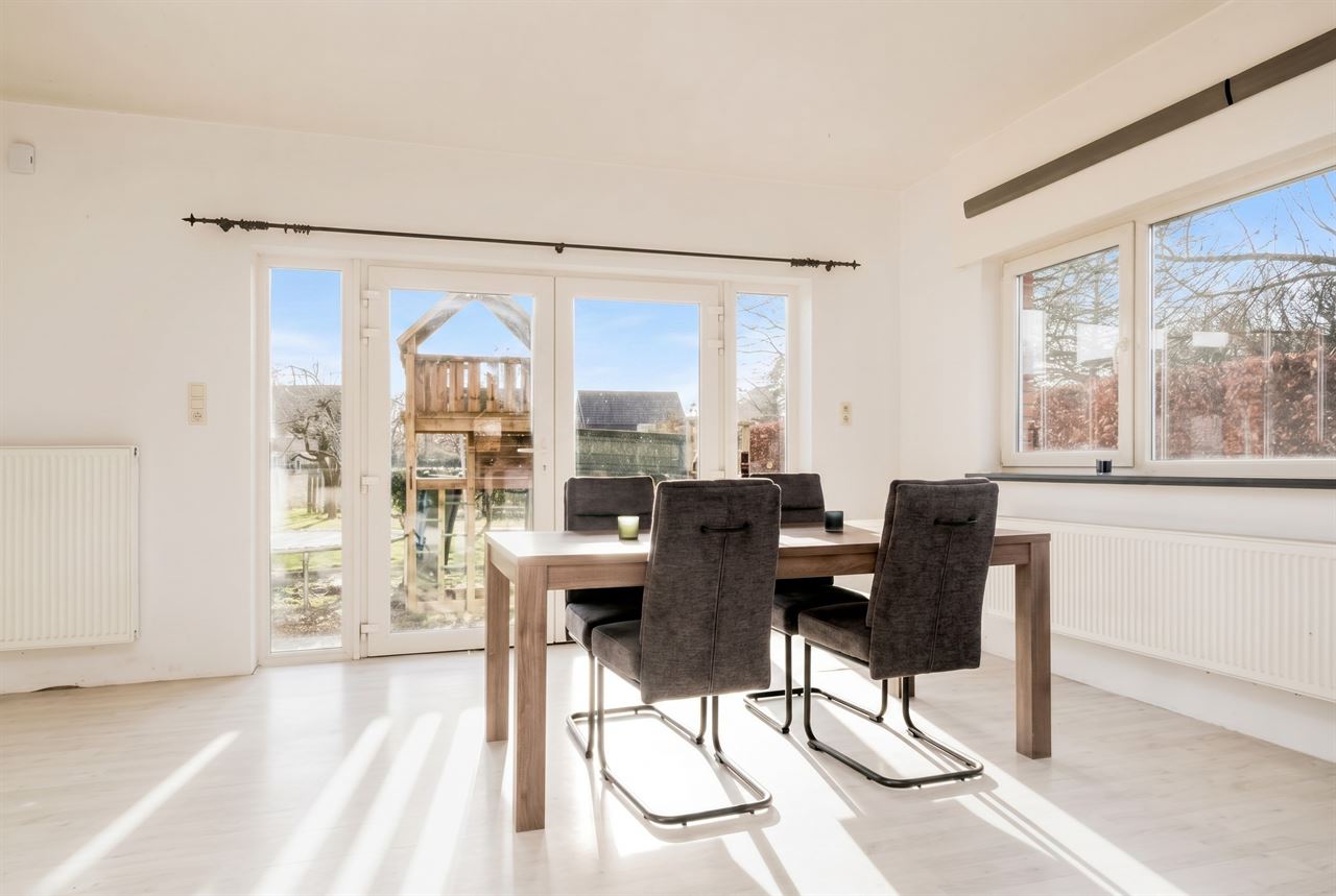Zeer ruime woning met 6 slkm, ideaal voor een groot gezin of co-housing.