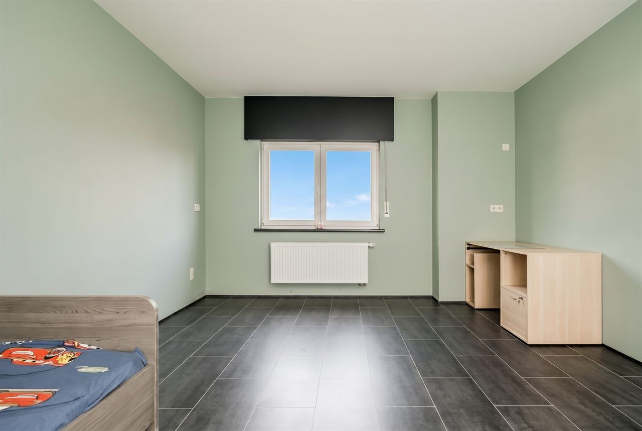 Zeer ruime woning met 6 slkm, ideaal voor een groot gezin of co-housing.