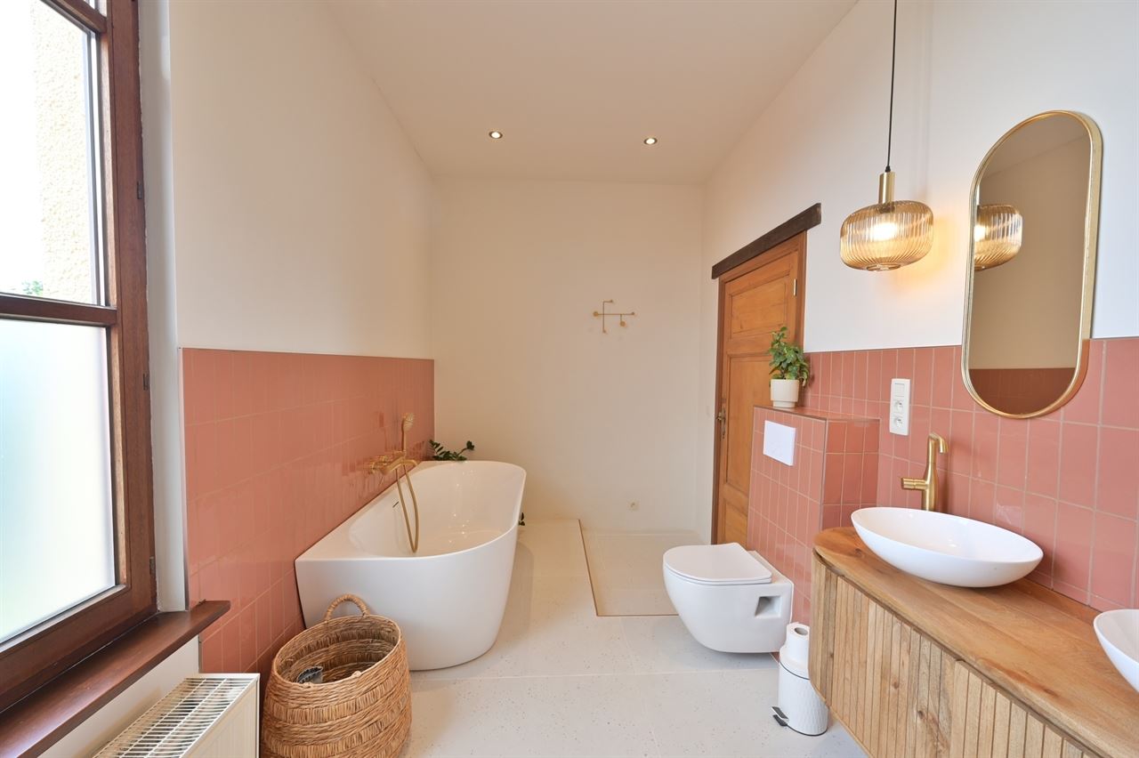 Charmante herenwoning met 4 slks en een ruime zolder