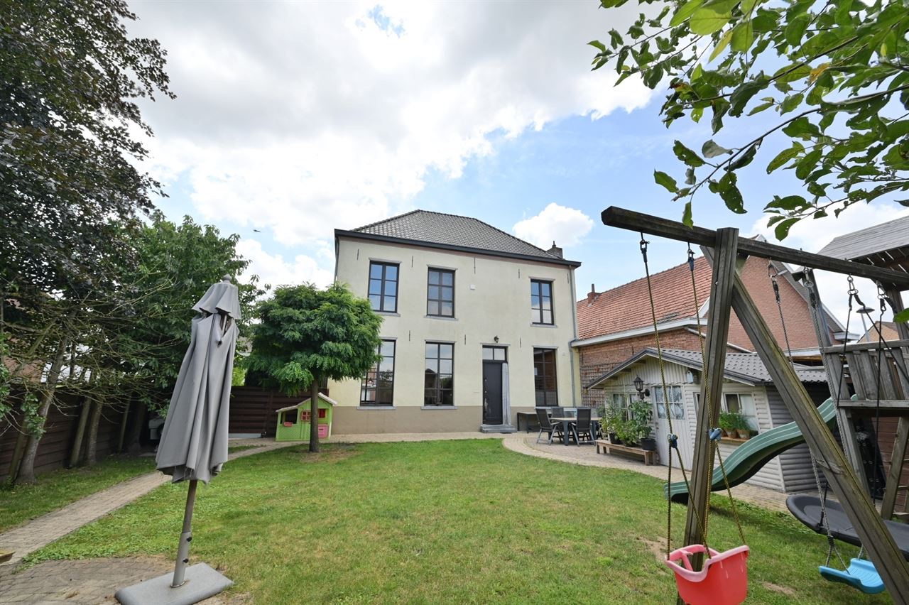 Charmante herenwoning met 4 slks en een ruime zolder