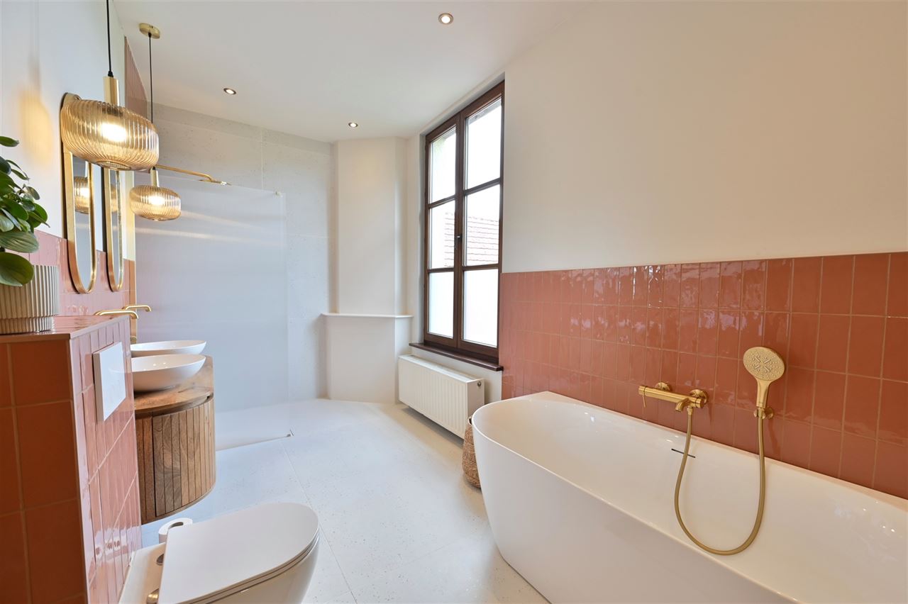 Charmante herenwoning met 4 slks en een ruime zolder