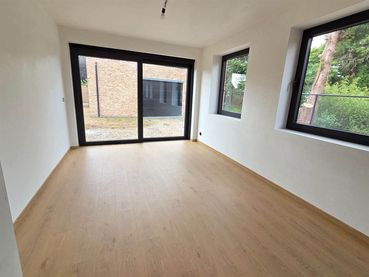 Prachtige, energiezuinige nieuwbouw woning te Keerbergen, gelegen vlakbij het centrum, winkels, scholen en openbaar vervoer.