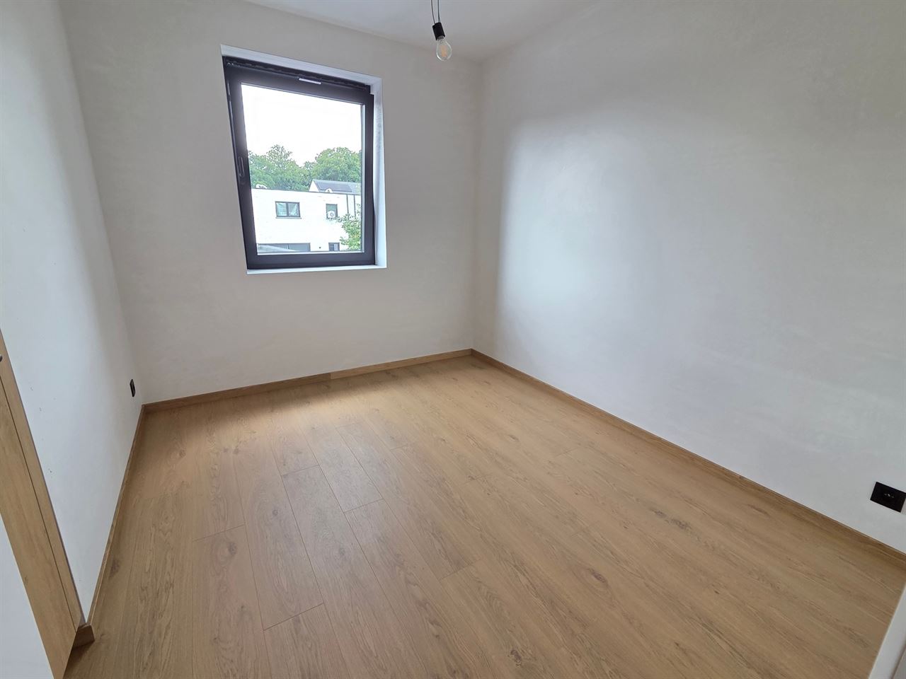 Prachtige, energiezuinige nieuwbouw woning te Keerbergen, gelegen vlakbij het centrum, winkels, scholen en openbaar vervoer.