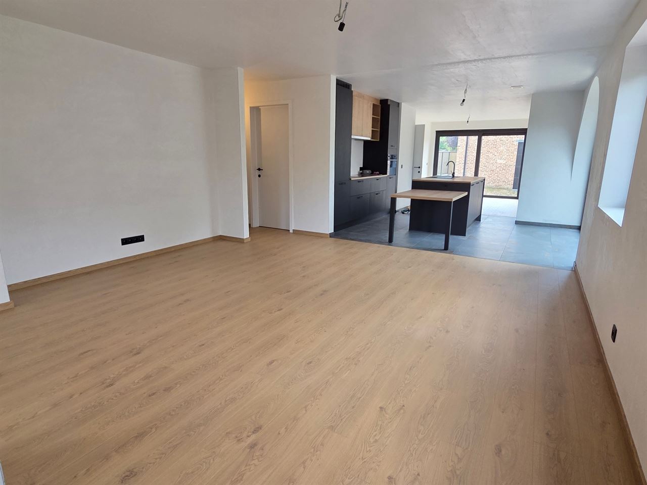 Prachtige, energiezuinige nieuwbouw woning te Keerbergen, gelegen vlakbij het centrum, winkels, scholen en openbaar vervoer.