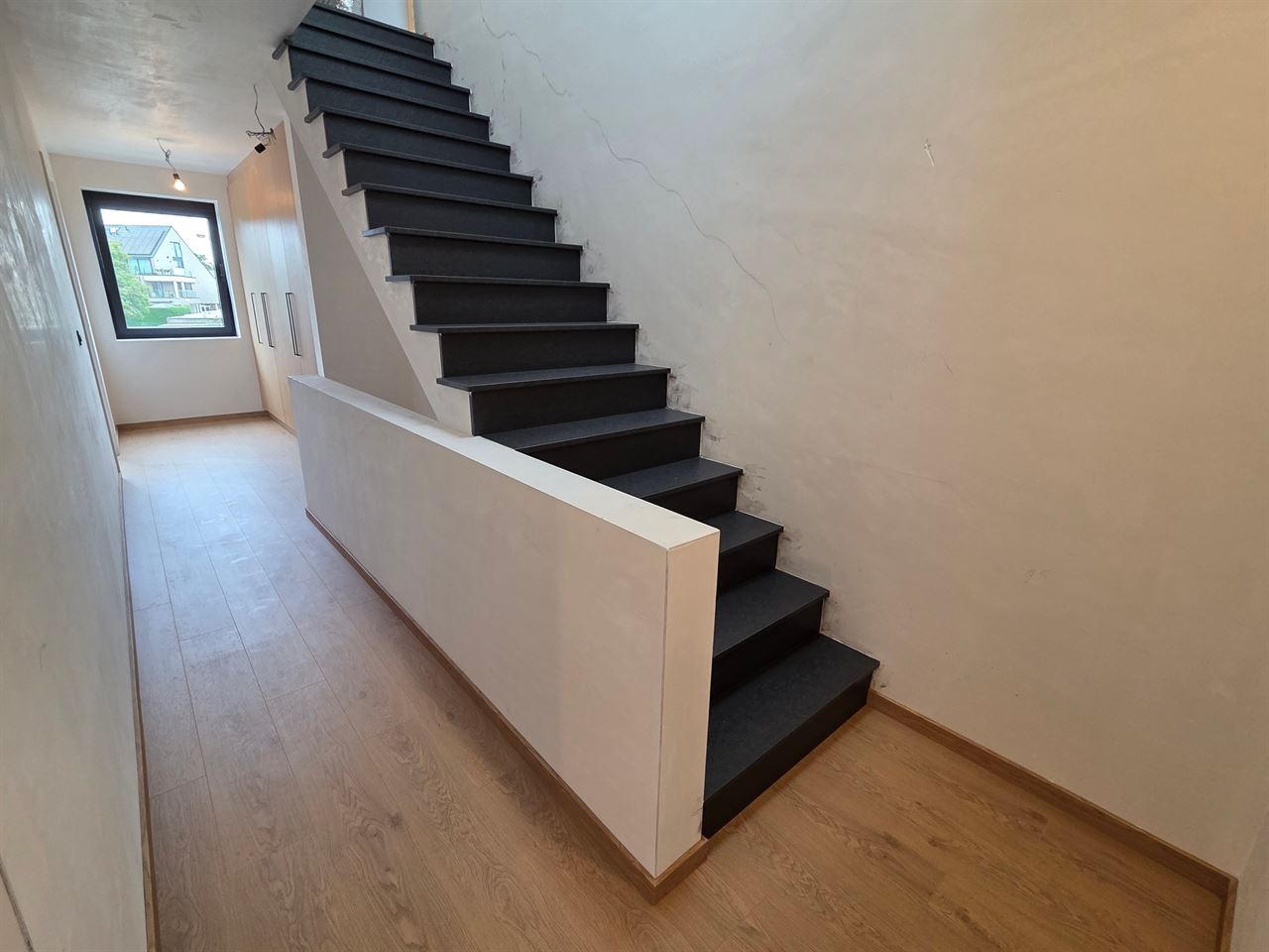 Prachtige, energiezuinige nieuwbouw woning te Keerbergen, gelegen vlakbij het centrum, winkels, scholen en openbaar vervoer.
