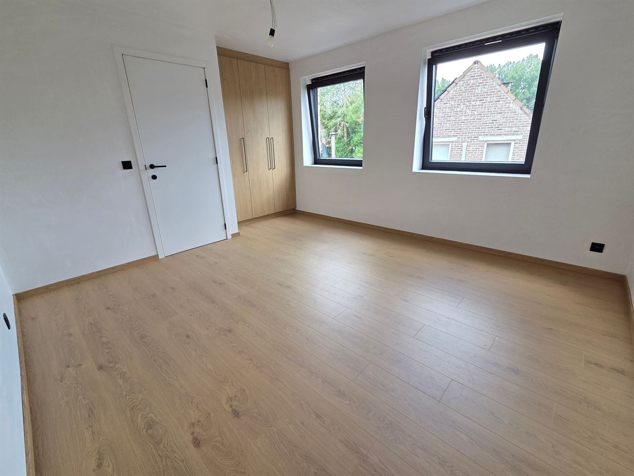 Prachtige, energiezuinige nieuwbouw woning te Keerbergen, gelegen vlakbij het centrum, winkels, scholen en openbaar vervoer.