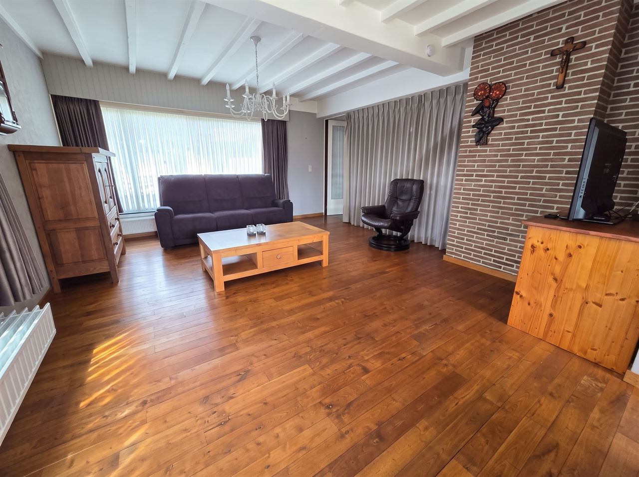 Instapklare, zeer goed onderhouden woning met 3 slks, in rustige straat