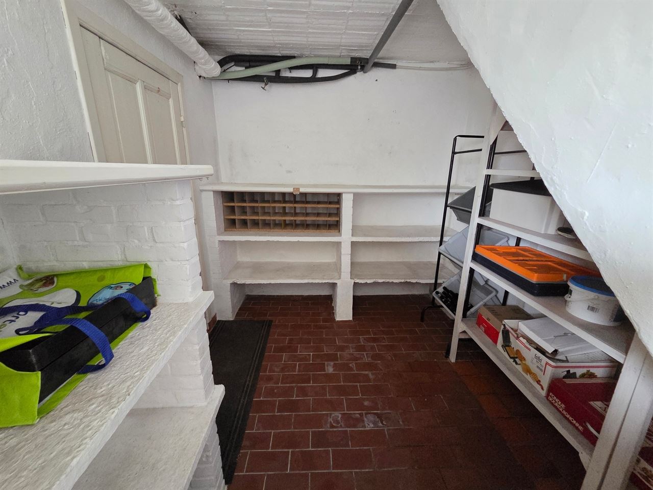 Instapklare, zeer goed onderhouden woning met 3 slks, in rustige straat