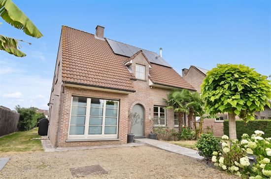 Statige landelijke woning met 4 slaapkamers op toplocatie – instapklaar en uitstekend gelegen