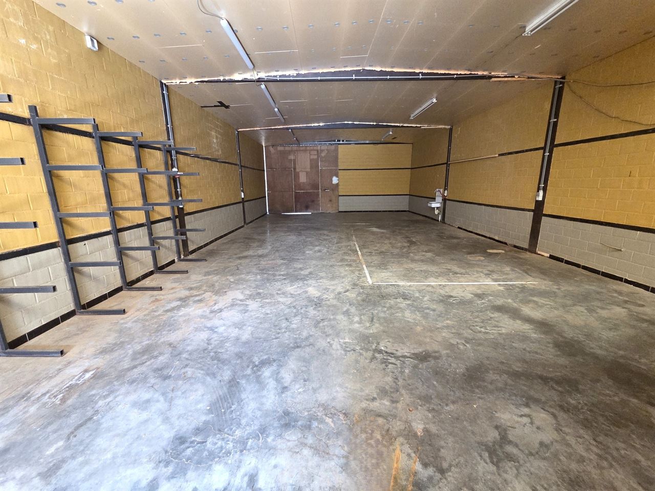 Instapklare woning, 5 slpk met groot bijgebouw van 112m²