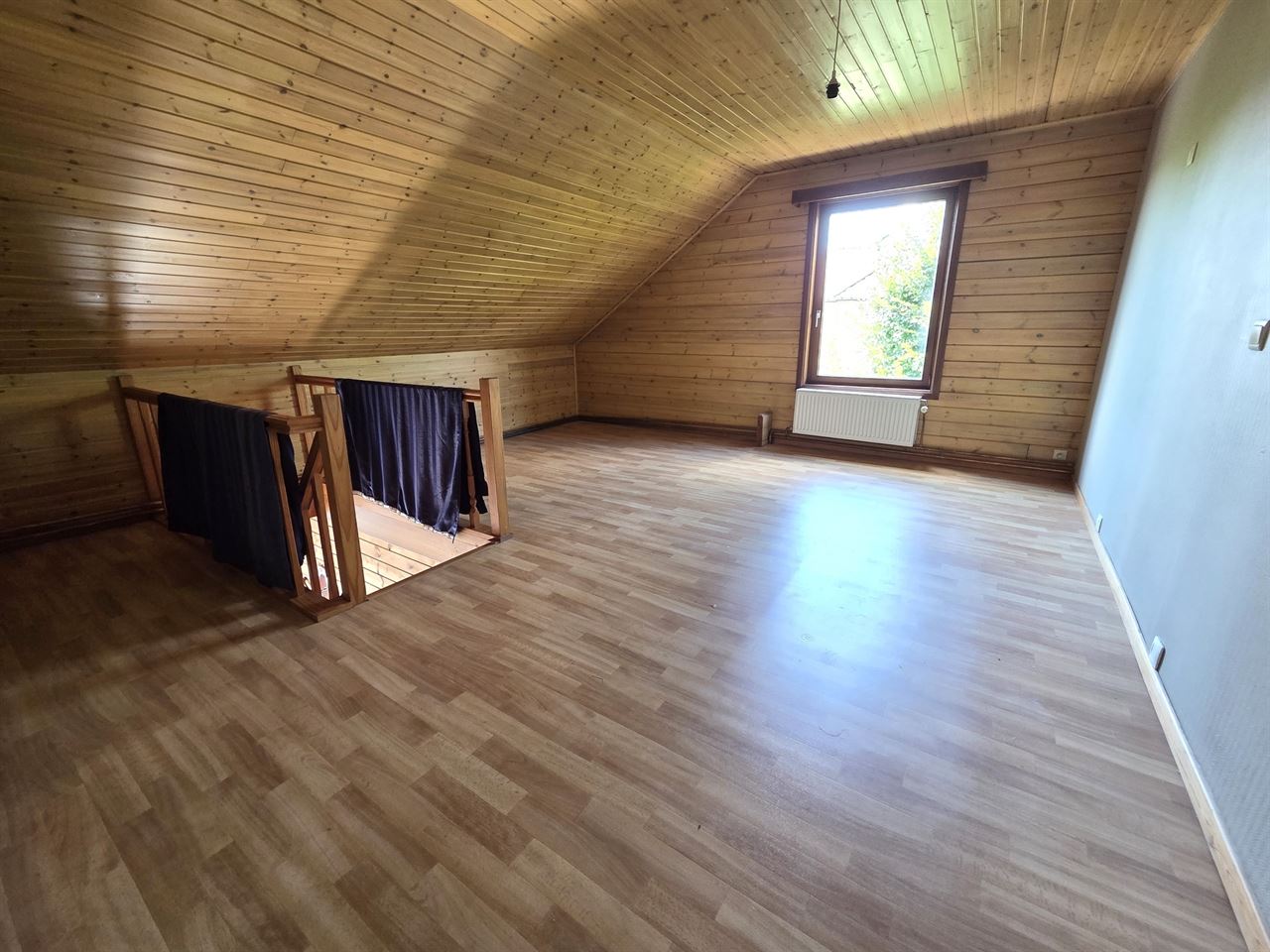 Instapklare woning, 5 slpk met groot bijgebouw van 112m²
