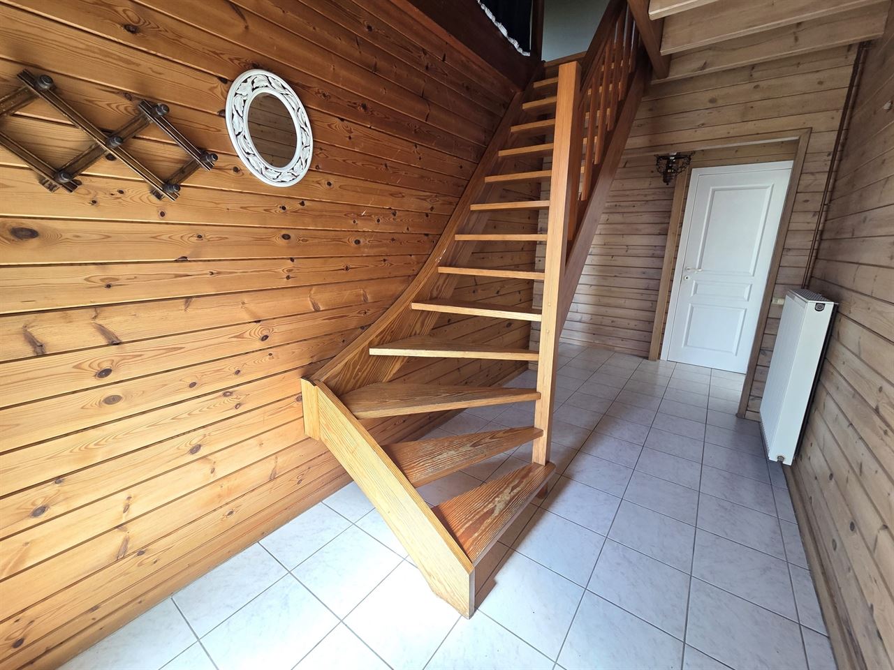 Instapklare woning, 5 slpk met groot bijgebouw van 112m²