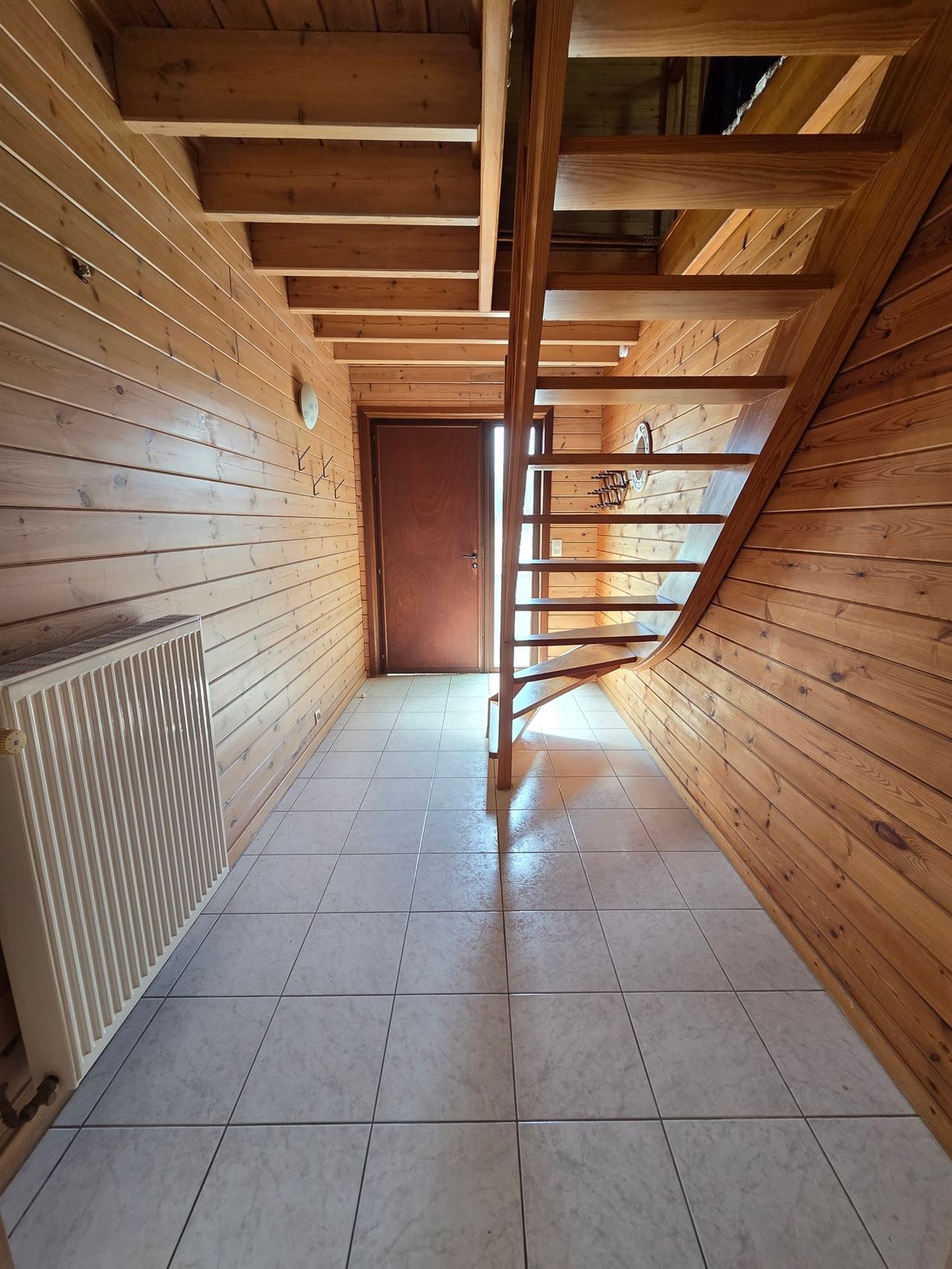 Instapklare woning, 5 slpk met groot bijgebouw van 112m²