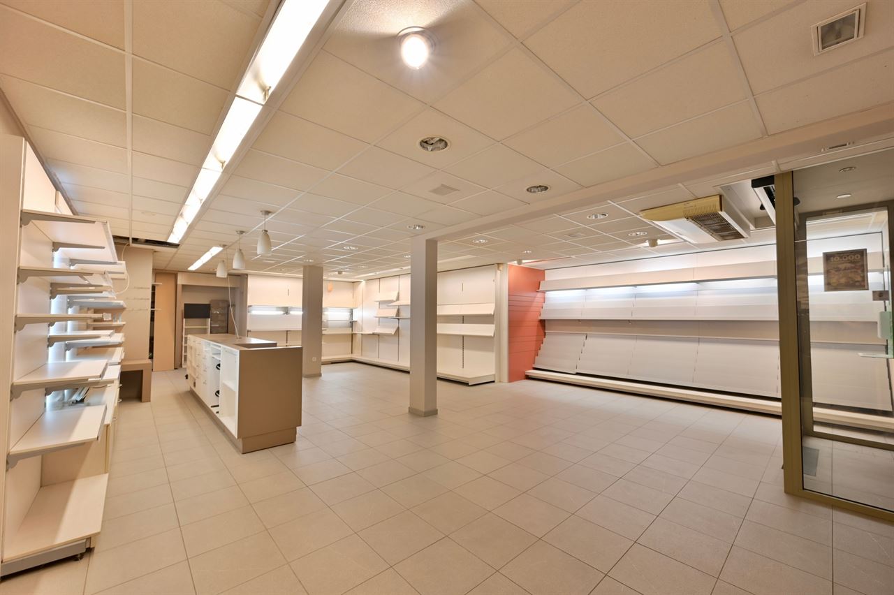 Handelspand met woonst en tal van mogelijkheden