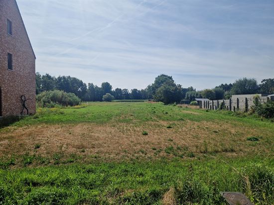 Uitstekend gelegen bouwgrond voor open bebouwing van 919 m²