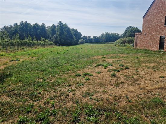 Uitstekend gelegen bouwgrond voor open bebouwing van 872 m²