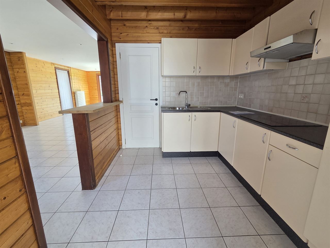 Instapklare woning, 5 slpk met groot bijgebouw van 112m²
