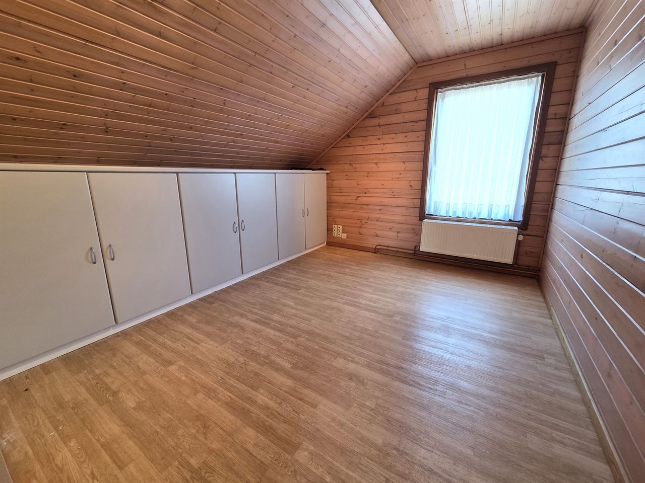 Instapklare woning, 5 slpk met groot bijgebouw van 112m²