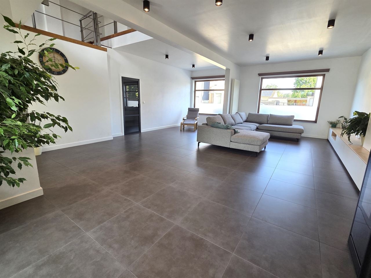 Charmante instapklare woning met zuidgerichte tuin op 1060 m²