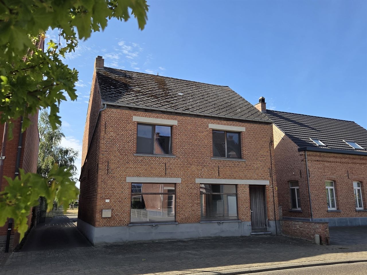 Charmante instapklare woning met zuidgerichte tuin op 1060 m²