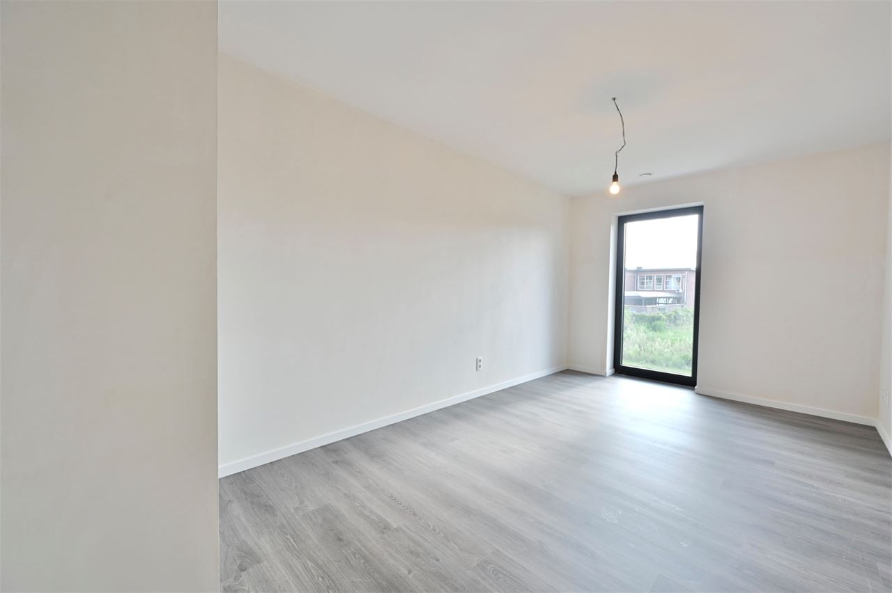 Moderne nieuwbouwwoning met 4 slpk en zonnige tuin