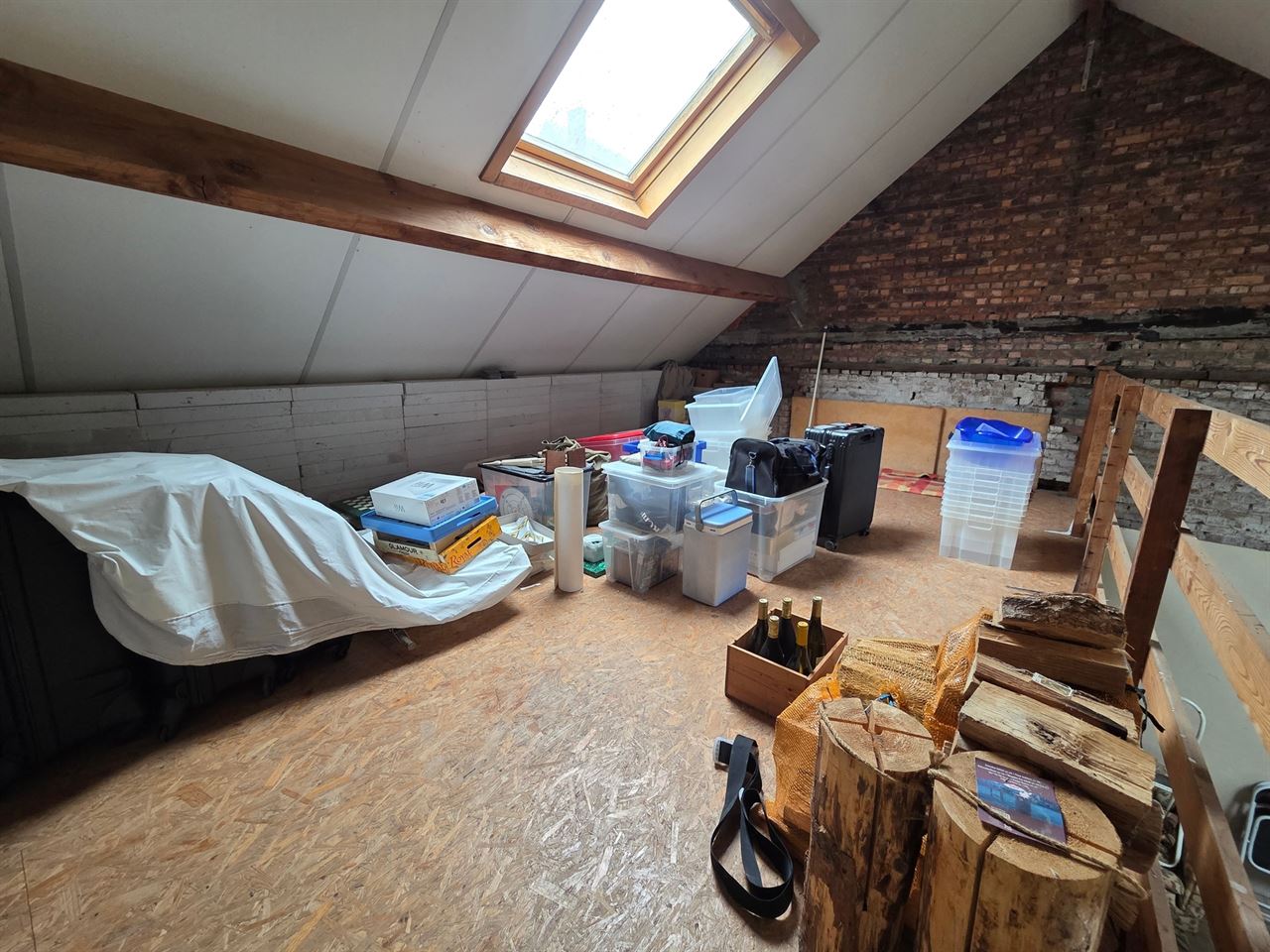 Ruime veelzijdige woning, 4 slpk met groot bijgebouw aan de Bist