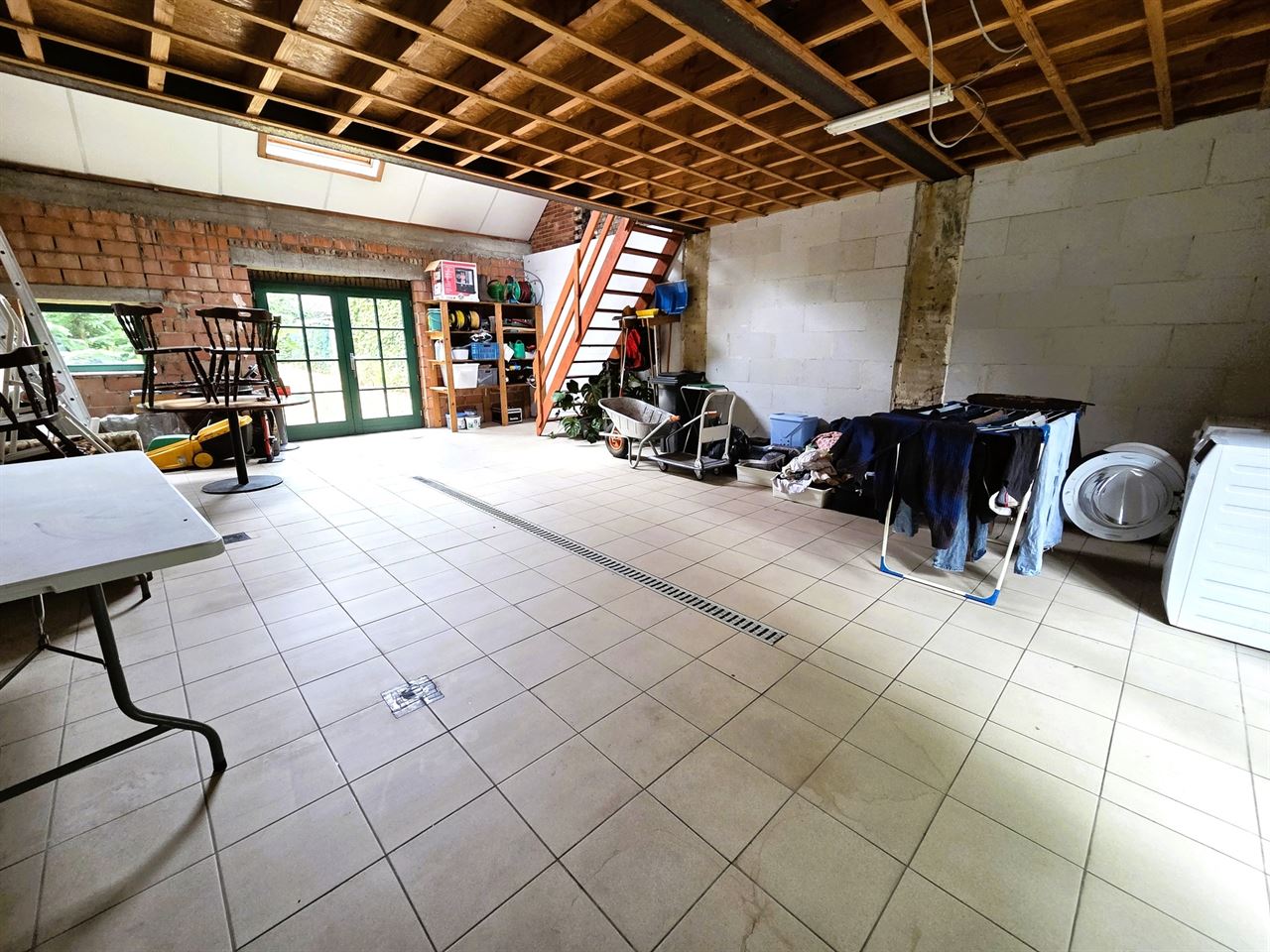 Ruime veelzijdige woning, 4 slpk met groot bijgebouw aan de Bist