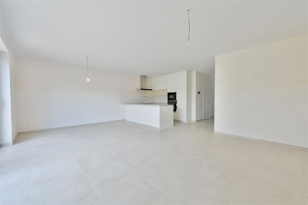 Moderne nieuwbouwwoning met 4 slpk en zonnige tuin