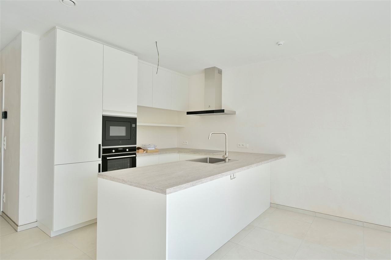 Moderne nieuwbouwwoning met 4 slpk en zonnige tuin