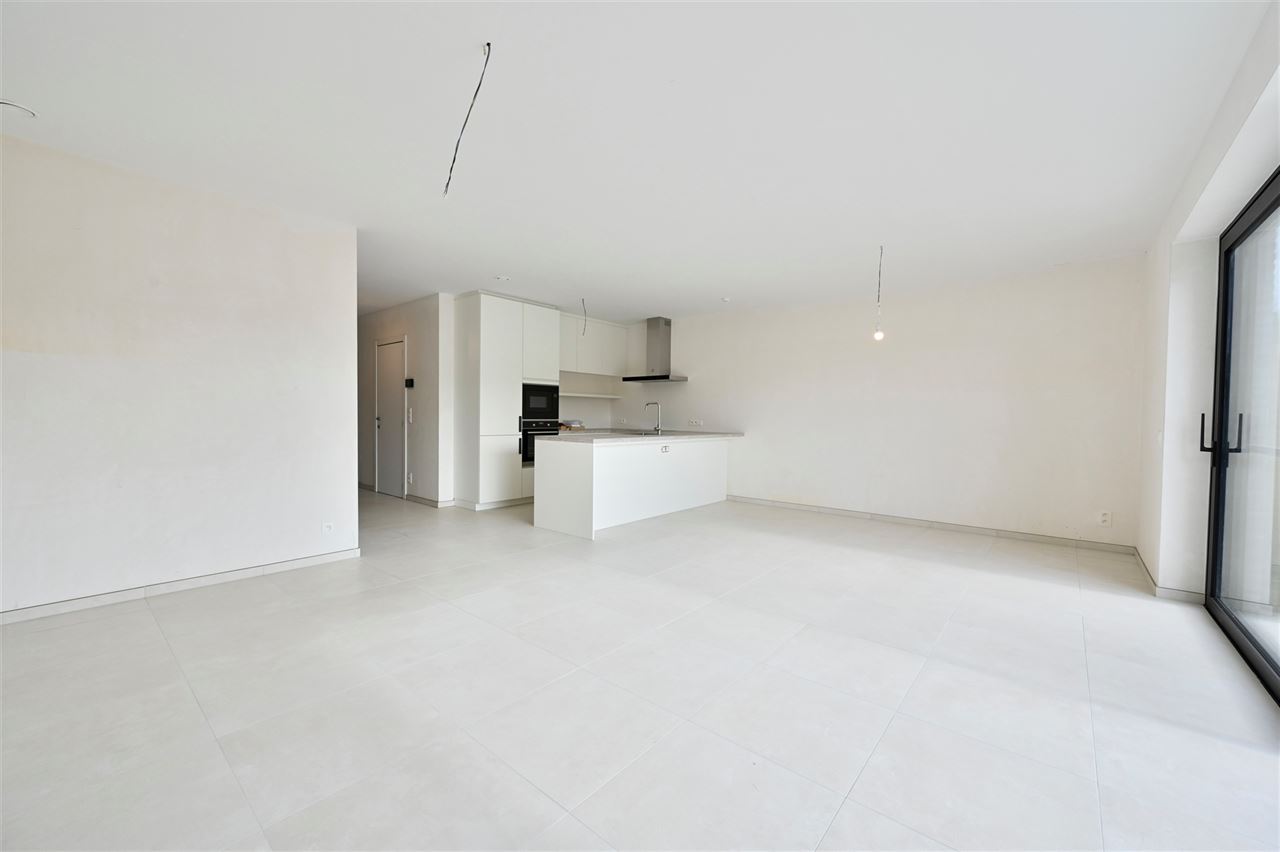 Moderne nieuwbouwwoning met 4 slpk en zonnige tuin