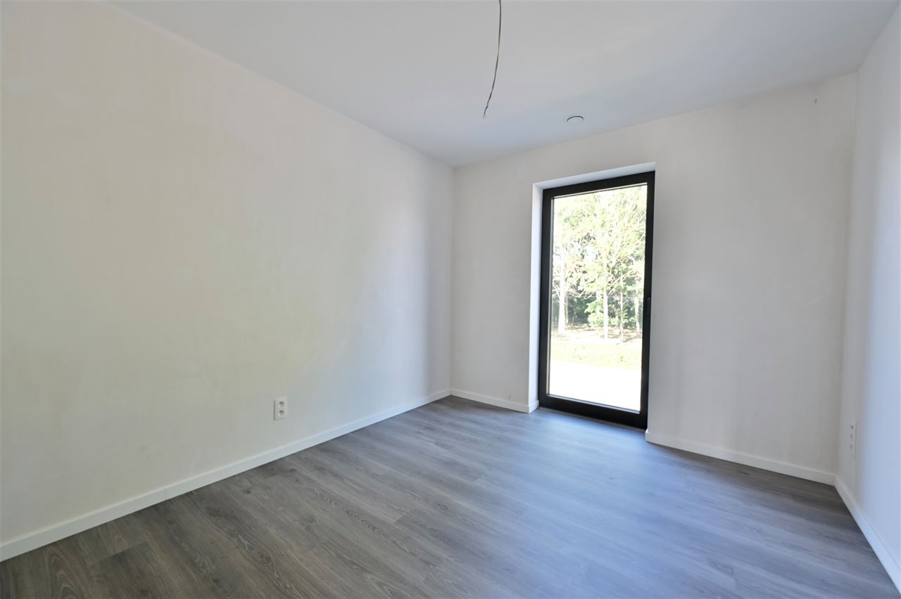 Moderne nieuwbouwwoning met 4 slpk en zonnige tuin