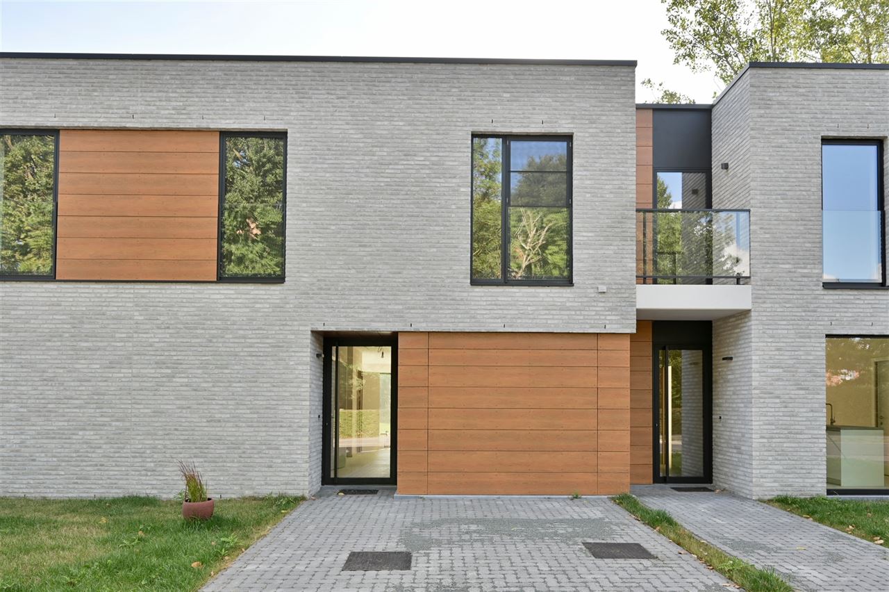 Moderne nieuwbouwwoning met 4 slpk en zonnige tuin