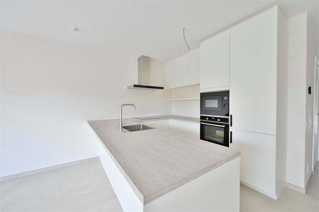 Moderne nieuwbouwwoning met 4 slpk en zonnige tuin