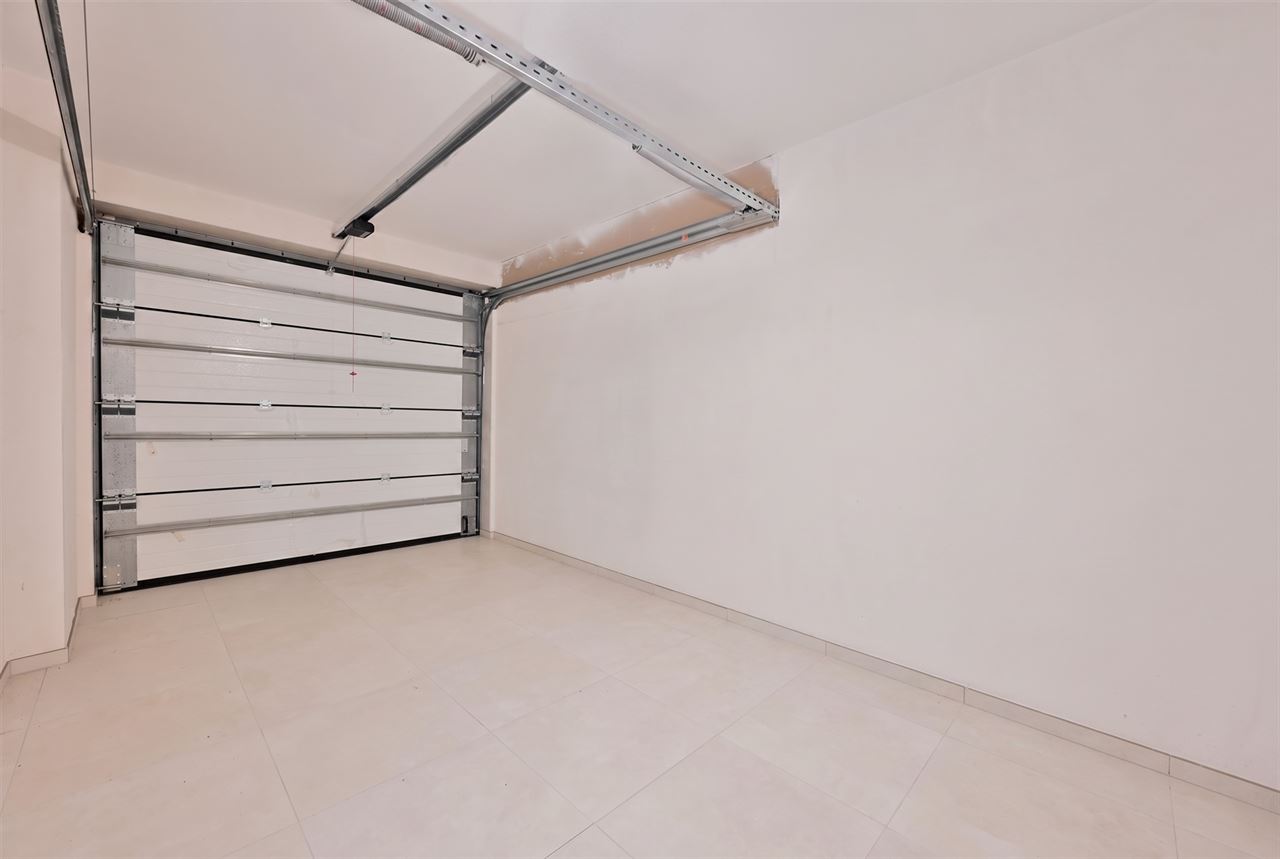 Moderne nieuwbouwwoning met 4 slpk en zonnige tuin